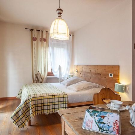 Maison Le Champ B&B Questa Casa Non E Un Albergo La Salle Dış mekan fotoğraf