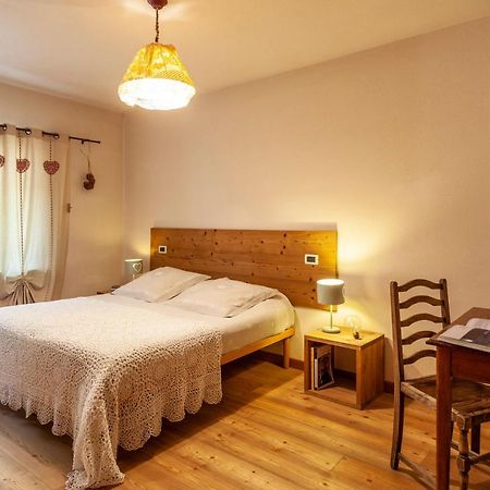 Maison Le Champ B&B Questa Casa Non E Un Albergo La Salle Dış mekan fotoğraf