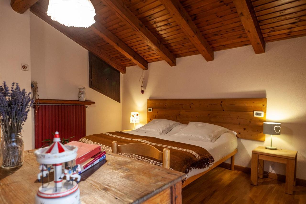 Maison Le Champ B&B Questa Casa Non E Un Albergo La Salle Dış mekan fotoğraf