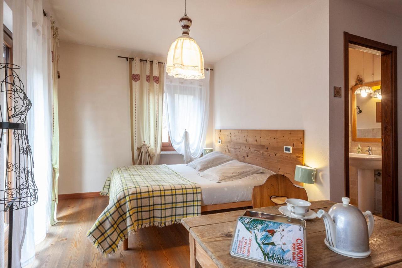 Maison Le Champ B&B Questa Casa Non E Un Albergo La Salle Dış mekan fotoğraf