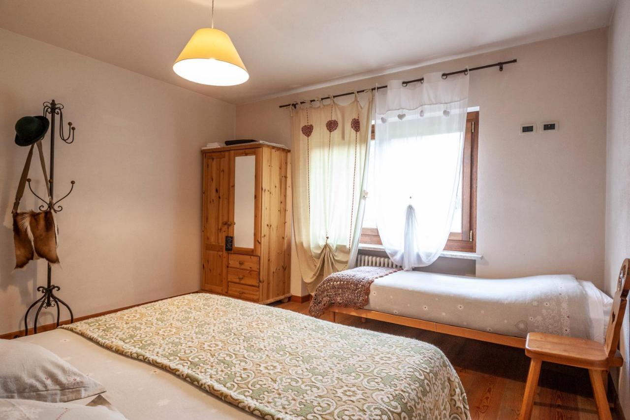 Maison Le Champ B&B Questa Casa Non E Un Albergo La Salle Dış mekan fotoğraf