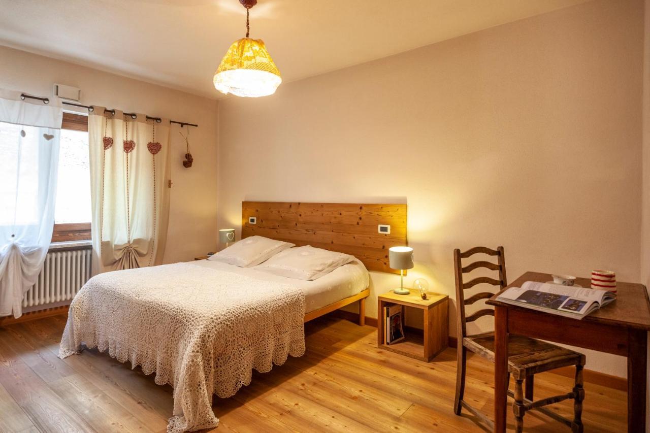 Maison Le Champ B&B Questa Casa Non E Un Albergo La Salle Dış mekan fotoğraf