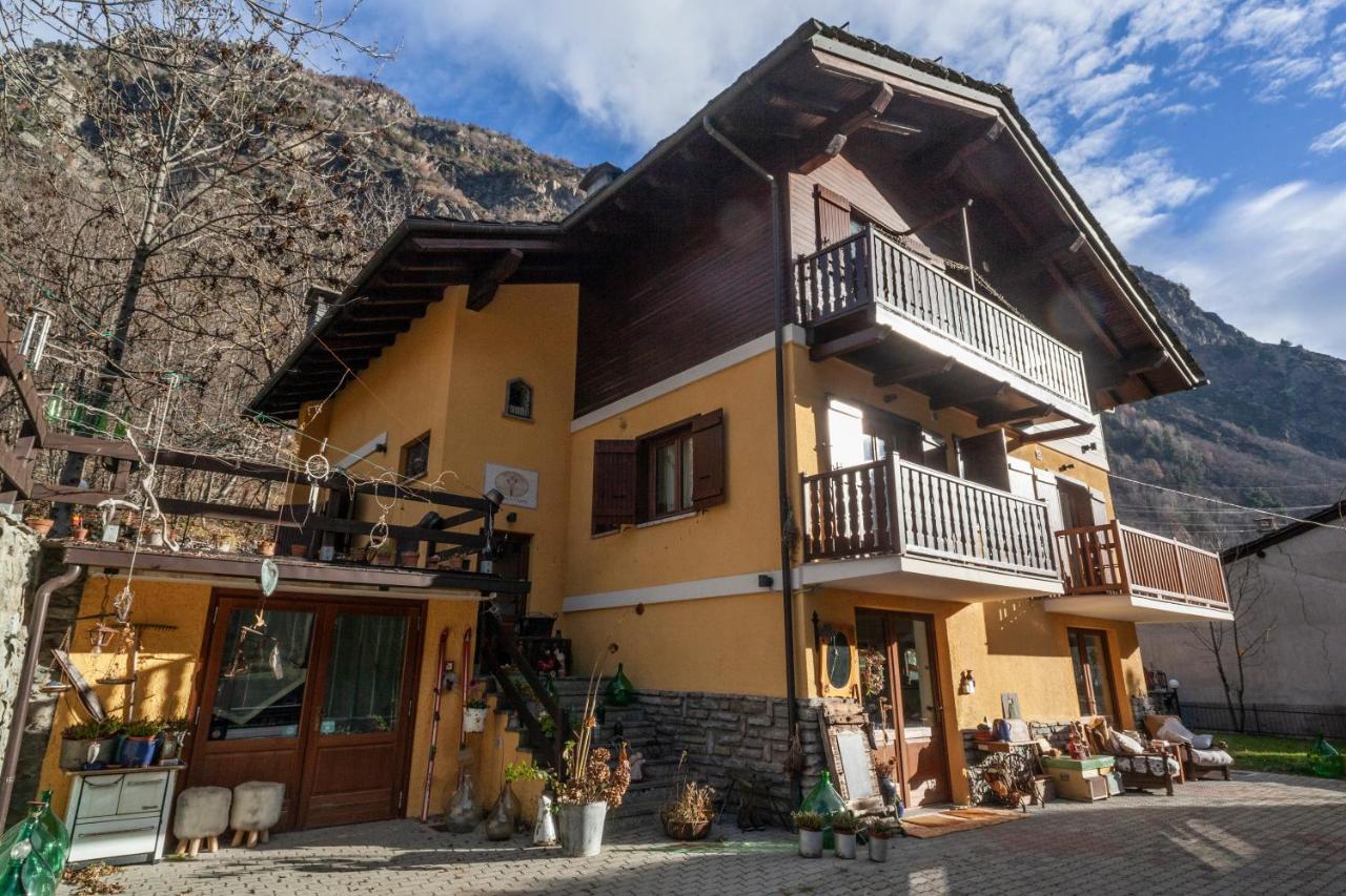 Maison Le Champ B&B Questa Casa Non E Un Albergo La Salle Dış mekan fotoğraf