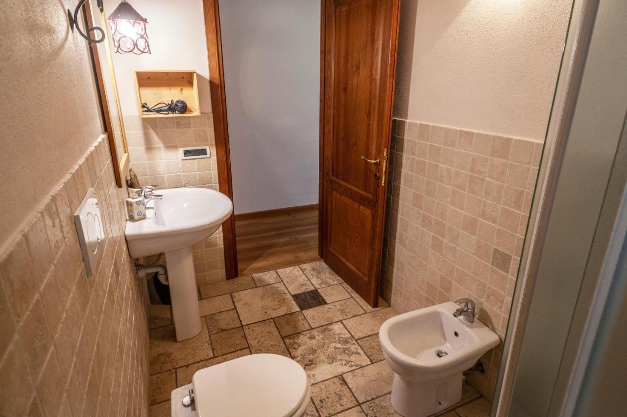 Maison Le Champ B&B Questa Casa Non E Un Albergo La Salle Dış mekan fotoğraf